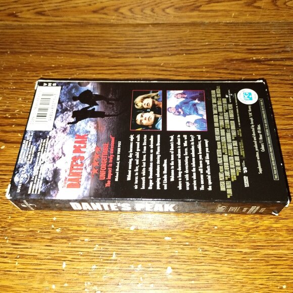 Dante's Peak (VHS, 1997, Universal Pictures) Pierce Brosnan Linda Hamilton - Picture 3 of 6
